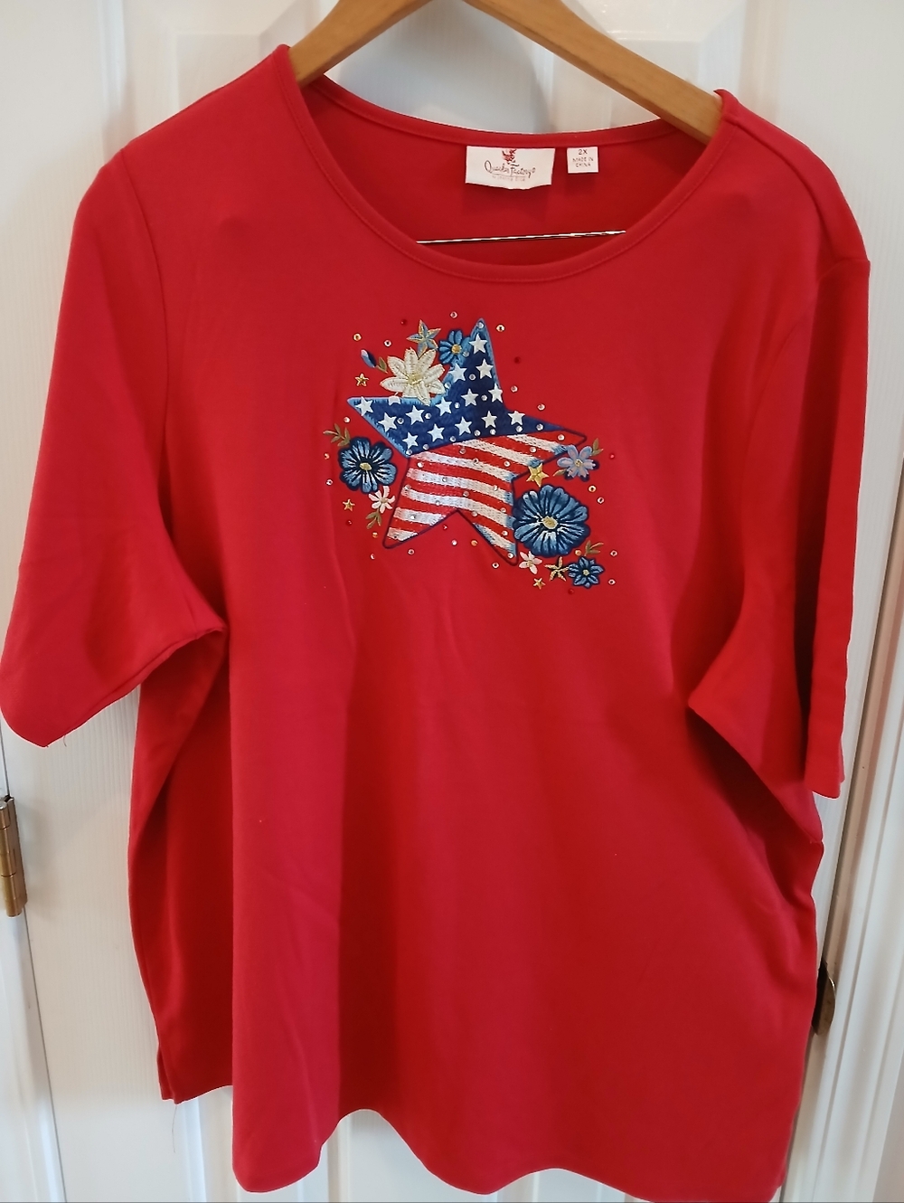 Quacker Factory Red Short Sleeve Tee with Patriotic Star Embroidery Size 2X